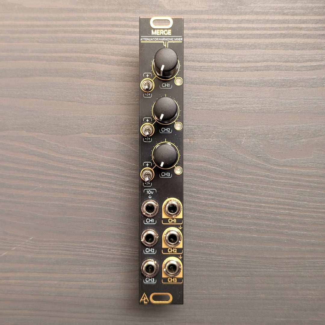 After Later Audio μO_C 替パネル付 モジュラー After Later Audio μO_C 替パネル付 モジュラー - メルカリ